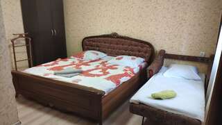 Комплексы для отдыха с коттеджами/бунгало Cottages in Gagra Гагра Стандартный трехместный номер-1